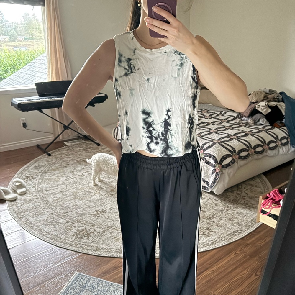 lululemon athletica Black and White Crop Top